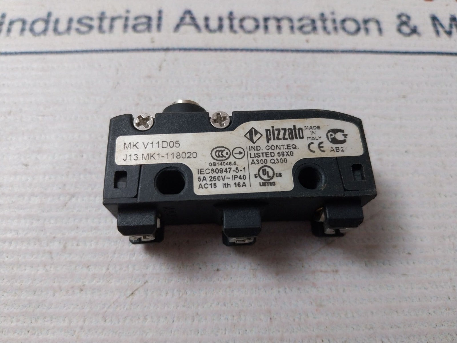 Pizzato Mk V11D05 Microswitch Gb14048.5 Ip40