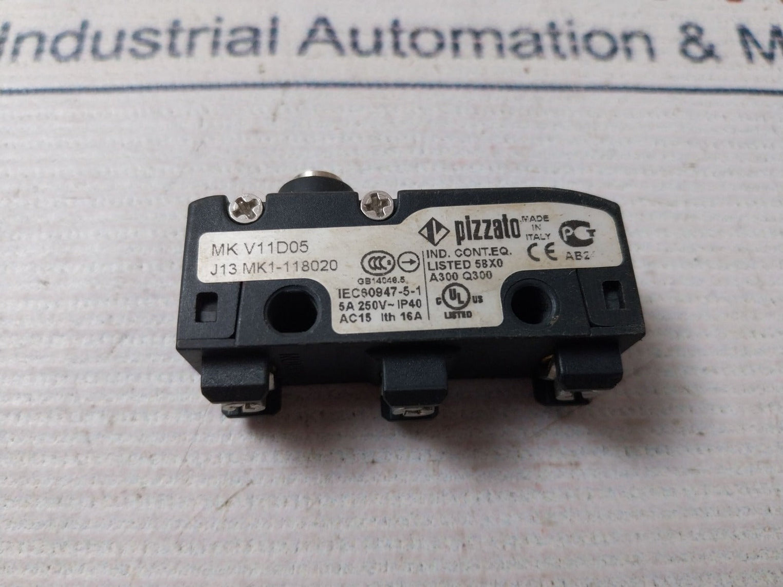 Pizzato Mk V11D05 Microswitch Gb14048.5 Ip40