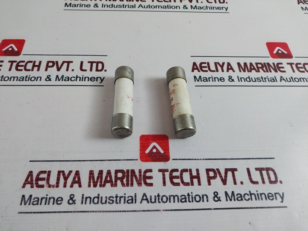 Lot Of 5X ELETROMEC 50A 250V Fuse NR 085 50A 250V