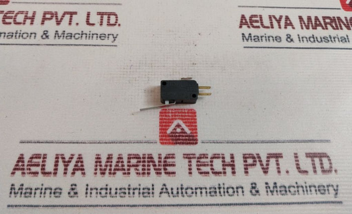 Lot Of 5X V7-1B17D8-122 Miniature Basic Micro Switch 4A 125 Vac