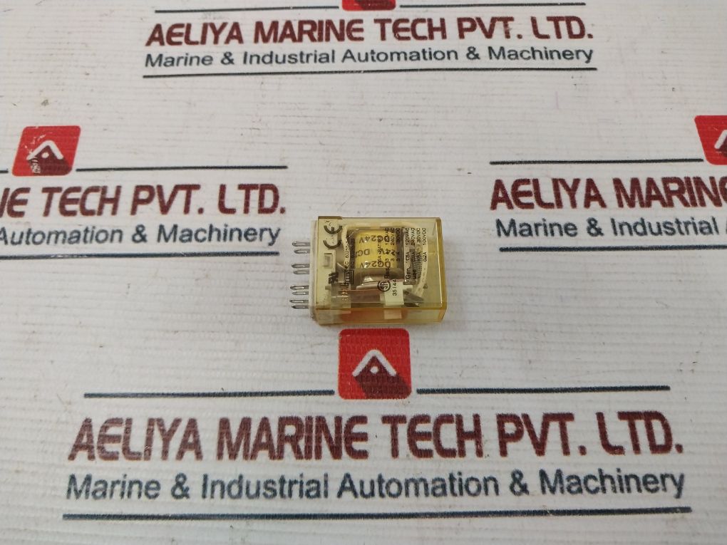 Lot Of 6X Idec Ry2S-U Relay 3A 240Vac