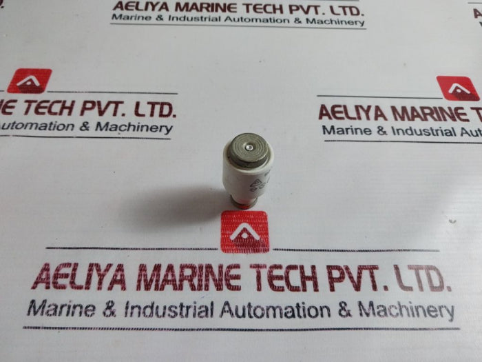 Lot Of 7X 50A 500V Bottle Fuse