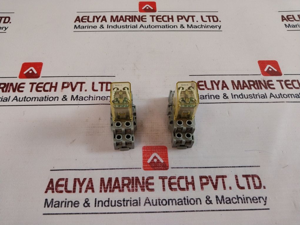 Lot of 2X IDEC RH2B-UL Compact Power Relay DC24V 10A 300V