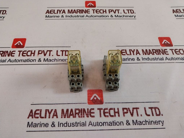 Lot of 2X IDEC RH2B-UL Compact Power Relay DC24V 10A 300V