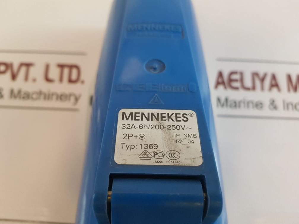 Mennekes 32a-6h 2p+ plug connector typ:1369