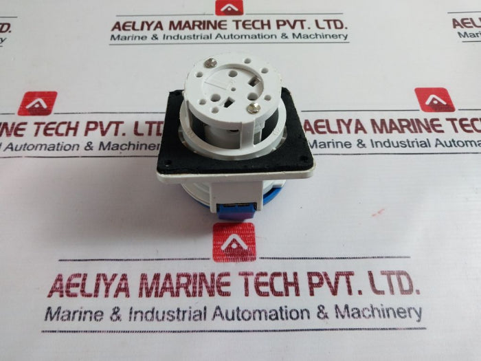 Merlin Gerin 32A-6H/200 Plug 250V