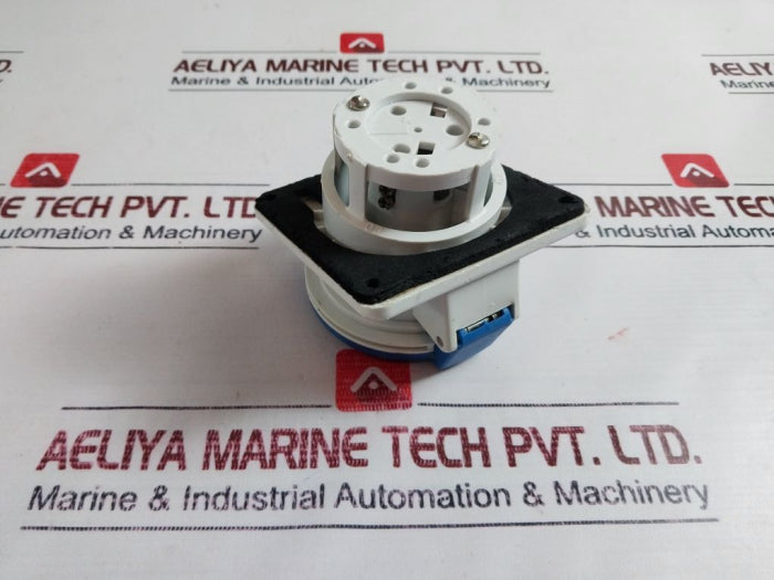 Merlin Gerin 32A-6H/200 Plug 250V