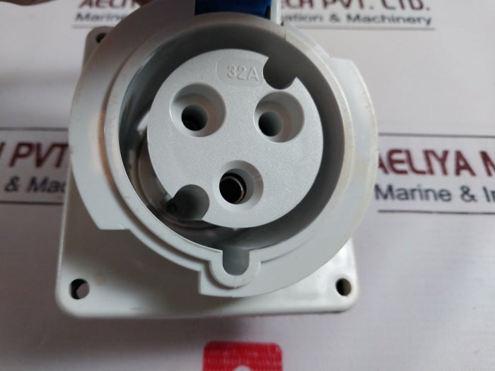 Merlin Gerin 32A-6H/200 Plug 250V