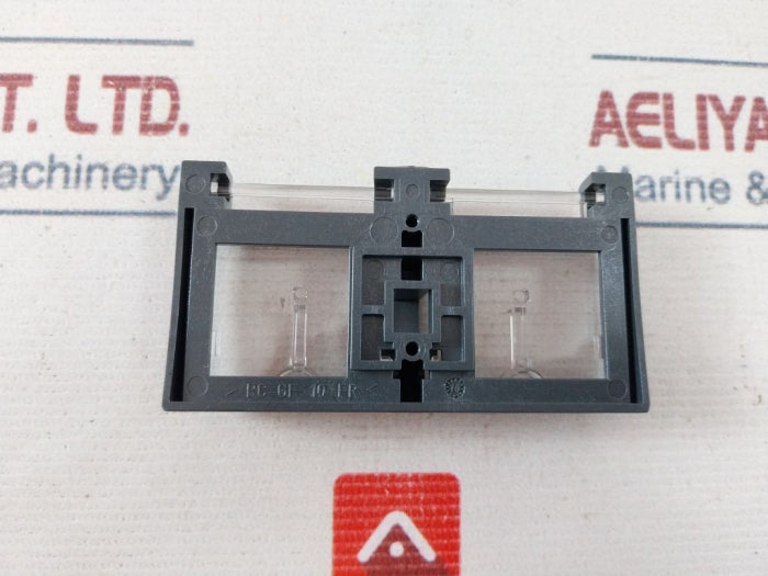 Merlin Gerin 48536 Acb Auxiliary Pushbutton Padlocking Kit