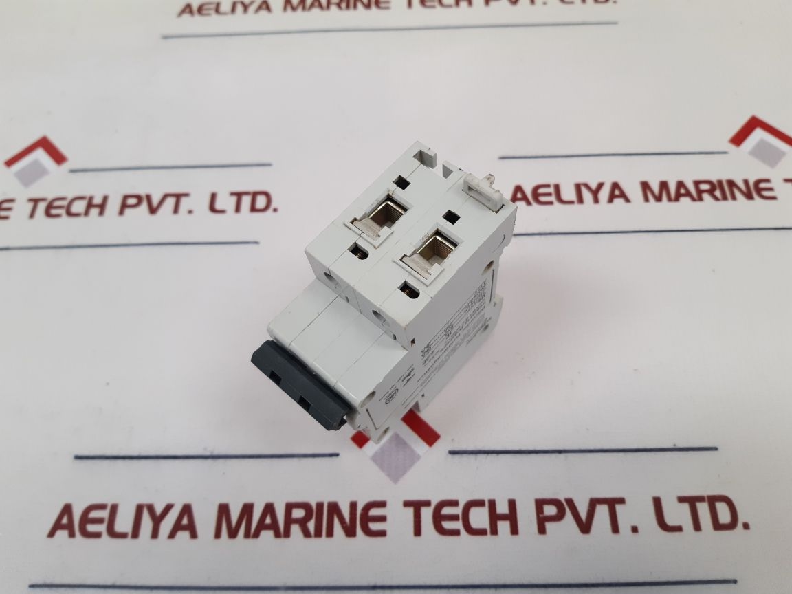 Merlin Gerin K32A Thermomagnetic Circuit Breaker Multi 9