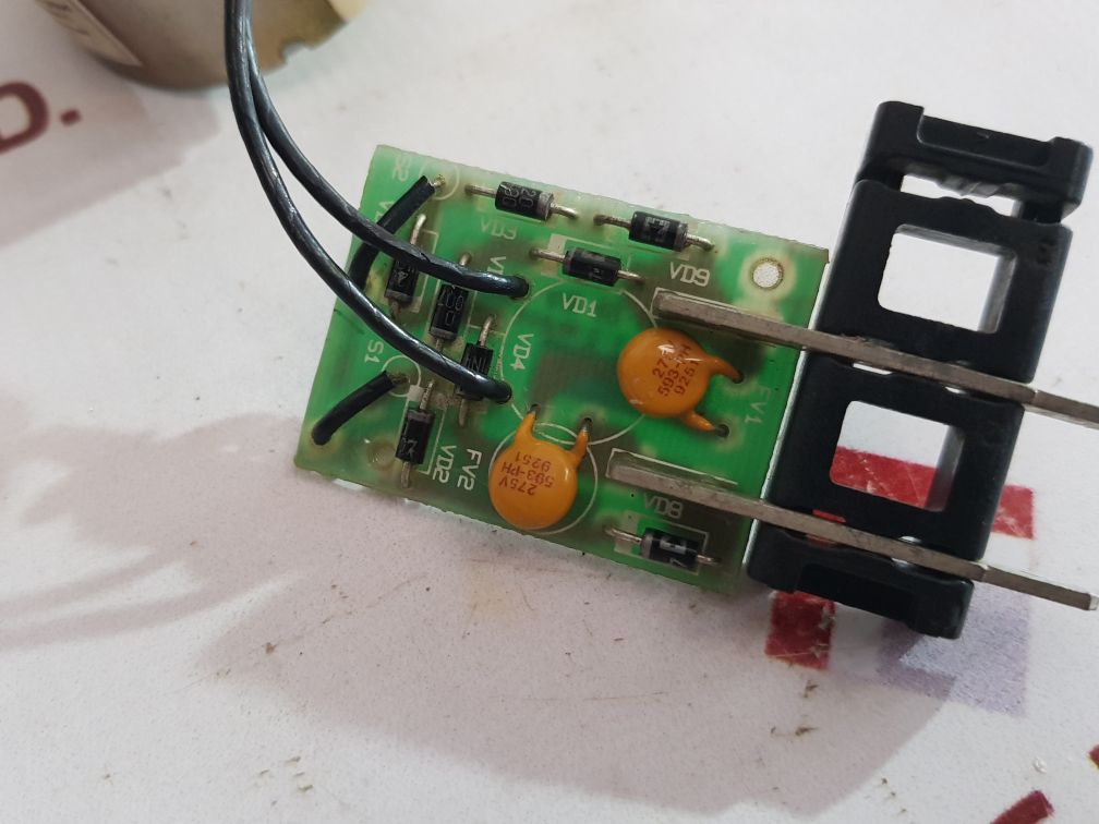 Merlin Gerin MX-A Shunt Trip XF-E Closing Release Circuit Breaker 200/220V DC