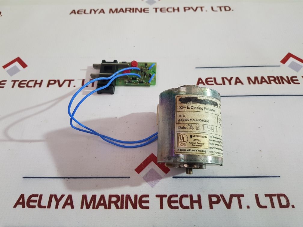 Merlin gerin 685 661 xf-e circuit breaker closing release