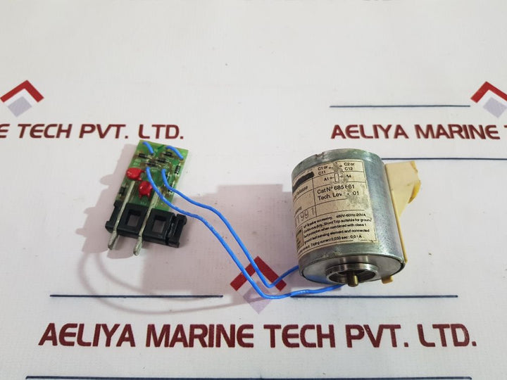 Merlin gerin 685 661 xf-e circuit breaker closing release