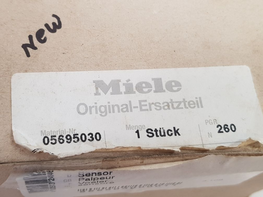 Miele 05695030 Contact Brushes Charcoal Holder 436136