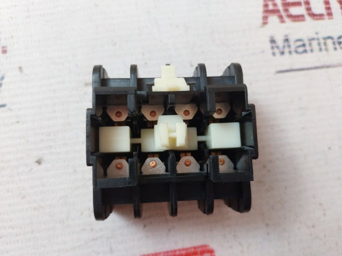 Mitsubishi Un-ax4 Auxiliary Contact Block 4A(4No) 110V 6A 220V 5A
