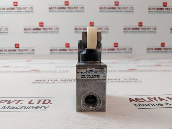 Mitsubishi/ Wabco 363 007 0010 Directional Control Valve