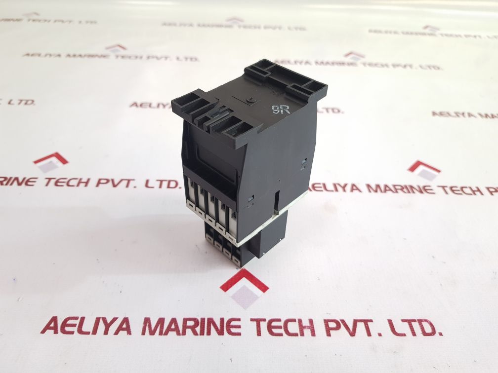 Moeller Dil M32-xhi22 Contactor With Dil M 12-10 Auxiliary Contact
