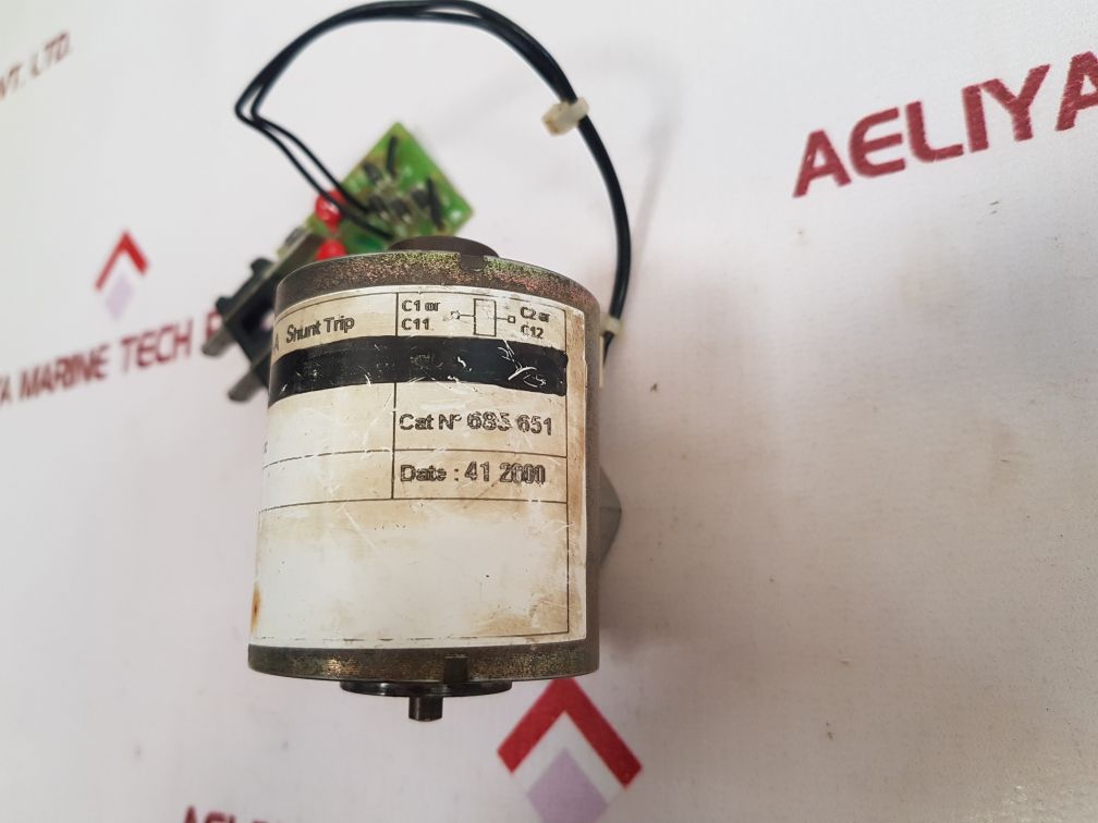 Merlin Gerin MX-A 685 651 Shunt Trip-XF-E Closing Release Circuit Breaker