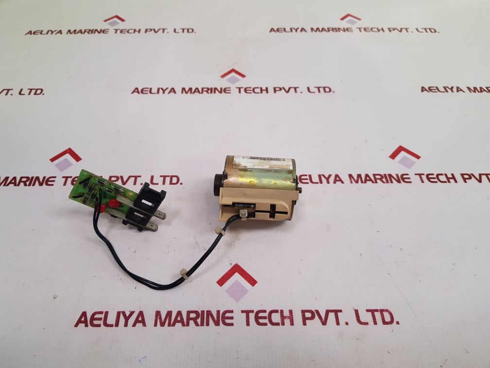 Merlin Gerin MX-A 685 651 Shunt Trip-XF-E Closing Release Circuit Breaker