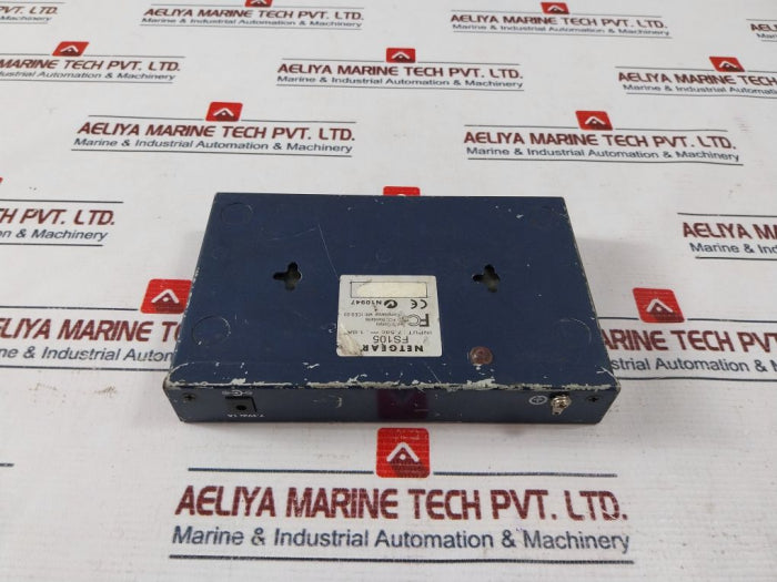 Netgear Fs105 5 Port 10/100 Mbps Fast Ethernet Switch 7.5Dc