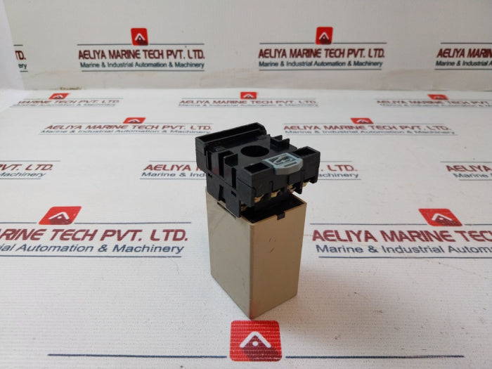 Omron 61F-gp-n Floatless Level Switch 50/60 Hz 240 Vac
