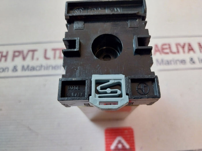 Omron 61F-gp-n Floatless Level Switch 50/60 Hz 240 Vac