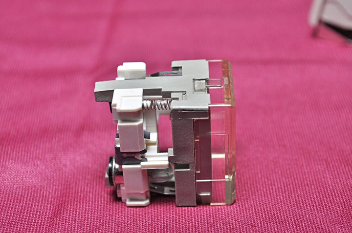 Omron A3Pj-704 Pushbutton Switch 28V/1.2W 5A 125Vac