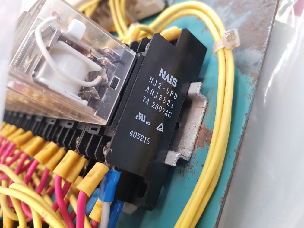 Omron B7A-T6A1 Link Terminal Block With Relay And Socket Assembly