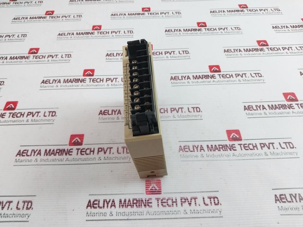 Omron C200H-0D211 Output Unit 0.3A/Point