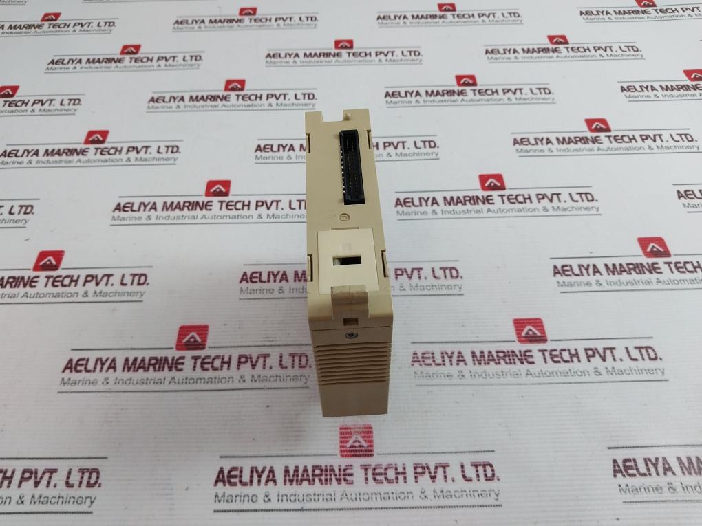 Omron C200H-0D211 Output Unit 0.3A/Point