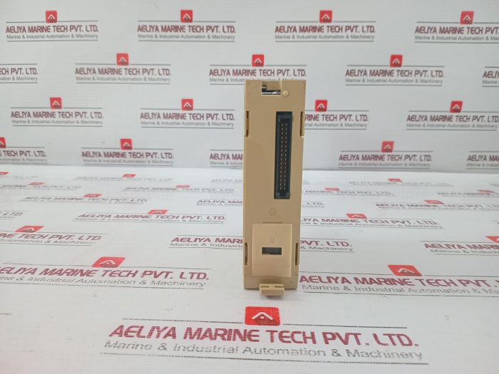 Omron C200H-oc222 Digital Output Unit 250Vac/24Vdc 2A/Point