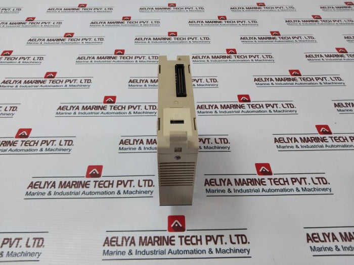 Omron C200H-oc225 Output Unit 1440Va, 250Vac/24Vdc, 2A/Point, 8A/Unit