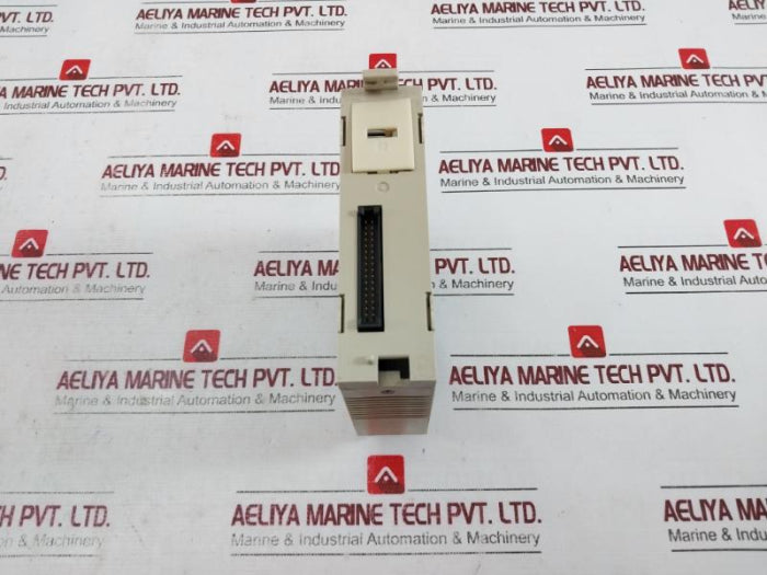 Omron C200H-od212 Output Unit 24Vdc 0.3A/Point 4.8A/Unit