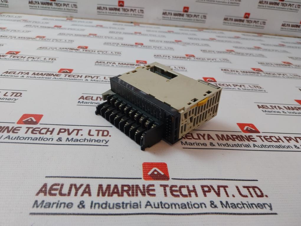 Omron Cj1W-id211 Input Module 24V Dc 7Ma