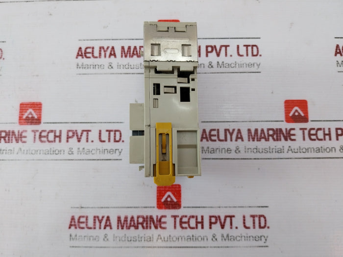 Omron Cj1W-oc201 Digital Output Unit 250V Ac