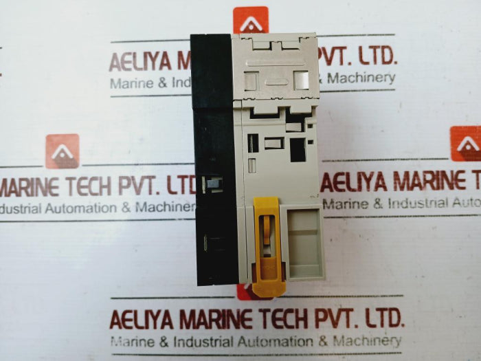 Omron Cj1W-oc211 Digital Output Unit 2260694-2A 94V-0