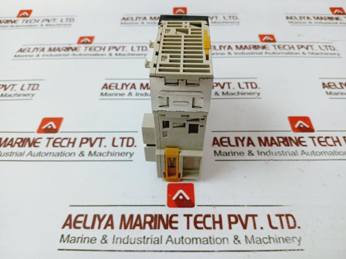 Omron Cj1W-oc211 Digital Output Unit 240V Ac