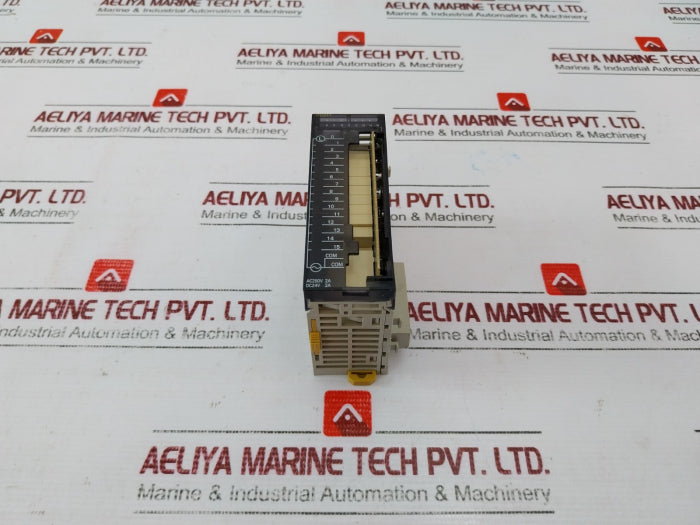 Omron Cj1W-oc211 Digital Output Unit 250V Ac/24V Dc