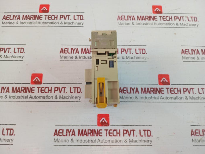 Omron Cj1W-oc211 Digital Output Unit, 250Vac / 24Vdc