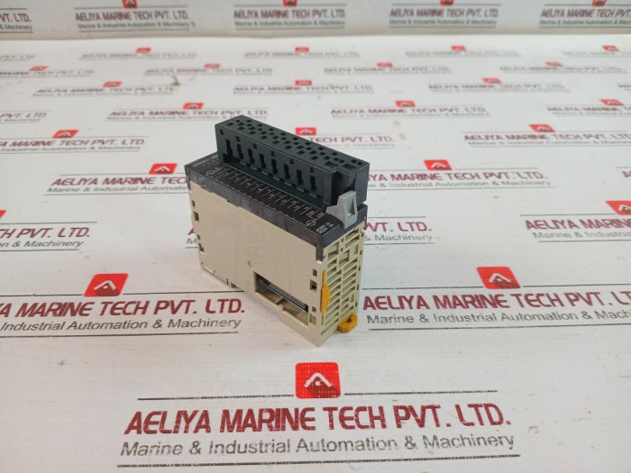 Omron Cj1W-oc211 Digital Output Unit, 250Vac / 24Vdc