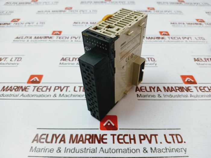 Omron Cj1W-oc211 Output Unit Ac250V Dc24V 2A