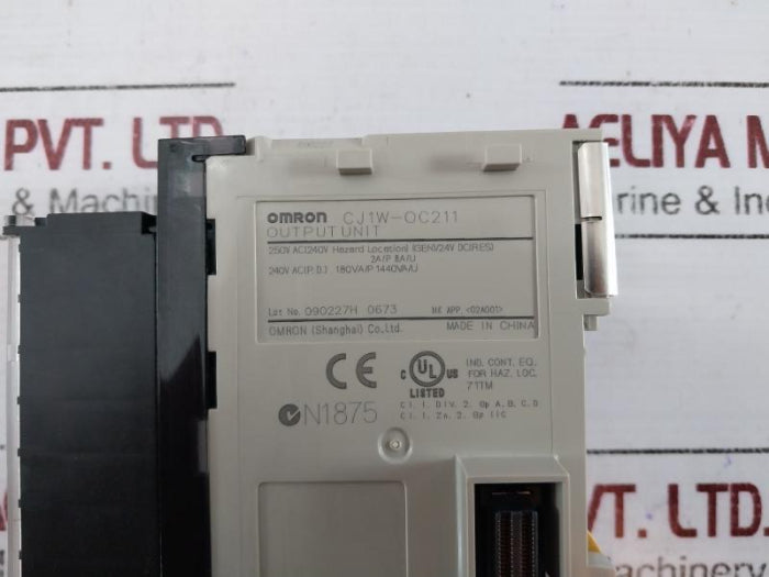Omron Cj1W-oc211 Plc Output Unit Oc211 Ac250V 2A/Dc24V 2A