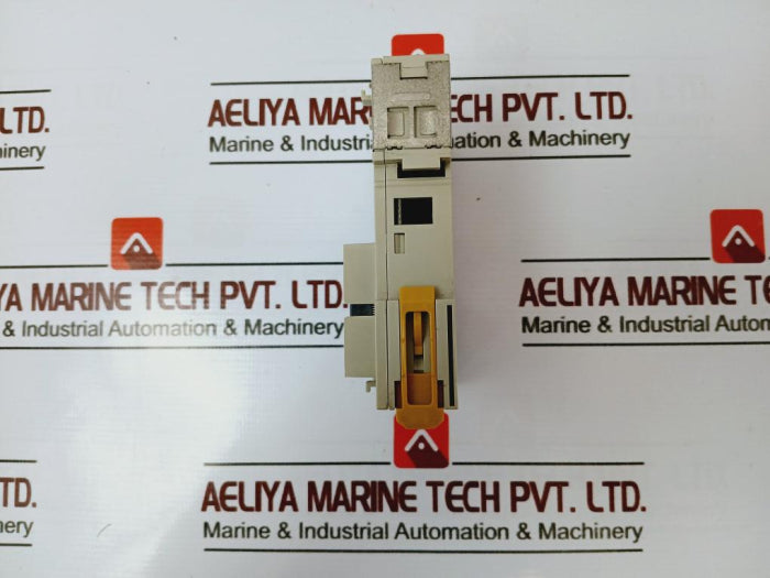 Omron Cj1W-od231 Digital Output Unit 24Vdc