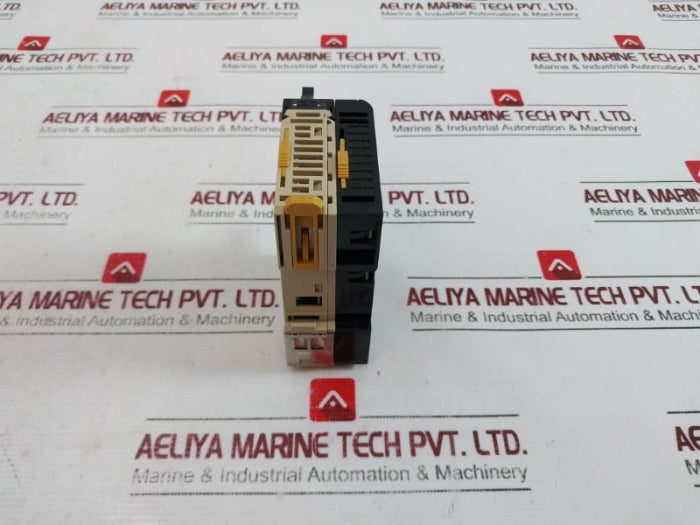 Omron Cj1W-od233 Output Unit Dc24V 0.5A 48Va/C
