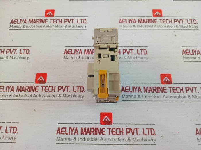 Omron Cj1W-od263 Cj-series Output Unit 24V Dc Class I Division 2, T4A