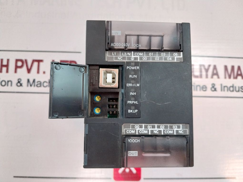 Omron Cp1e-e10dr-a Programmable Controller 100-240v
