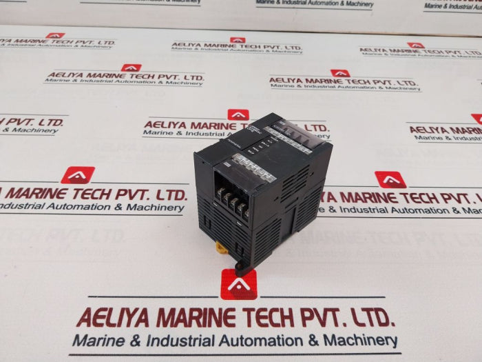 Omron Cp1e-e10dr-a Programmable Controller 100-240v