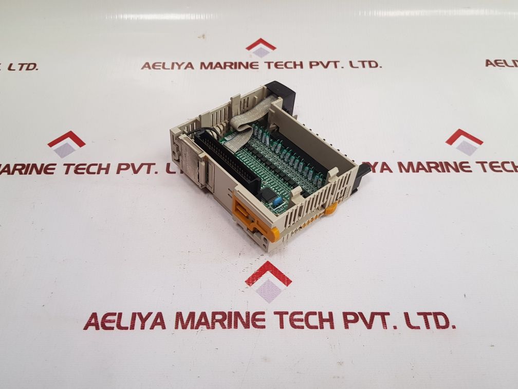 Omron cqm1-id212-1 input unit 24vdc