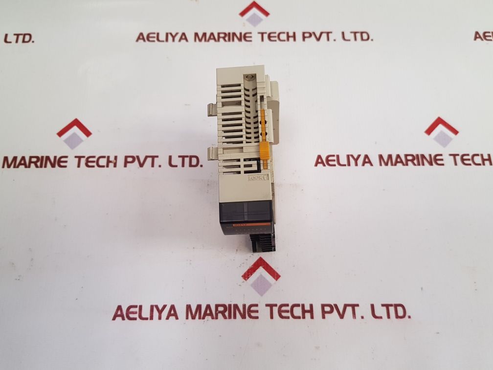 Omron cqm1-id212-1 input unit 24vdc