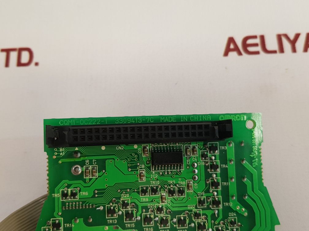 Omron Cqm1-oc222-1 Output Module